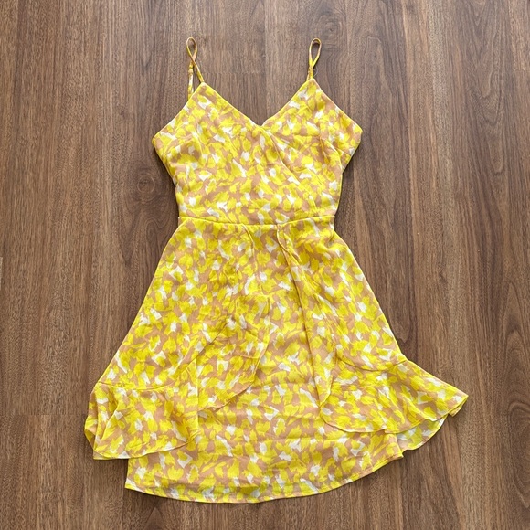 All in Favor Dresses & Skirts - ALL IN FAVOR Yellow Floral Spaghetti Strap Dress Medium